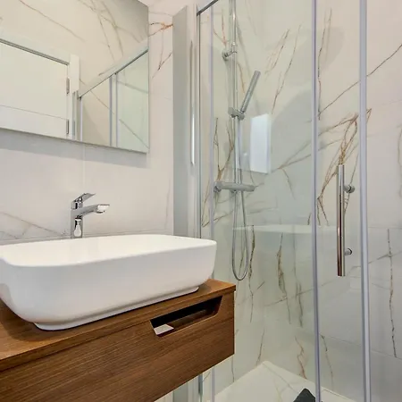 Apartment Stylish 1br With Sofabed & Backyard, By 360 Estates *