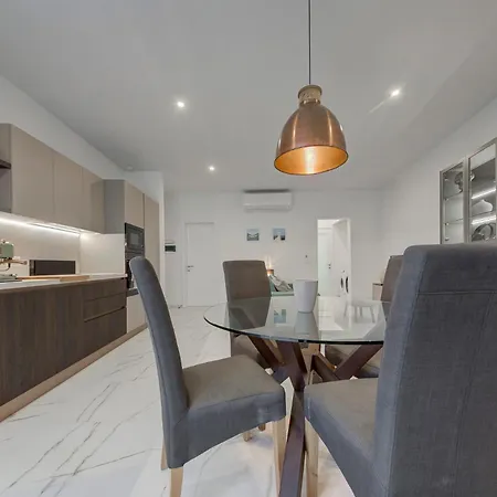 Stylish 1br With Sofabed & Backyard, By 360 Estates * Attard