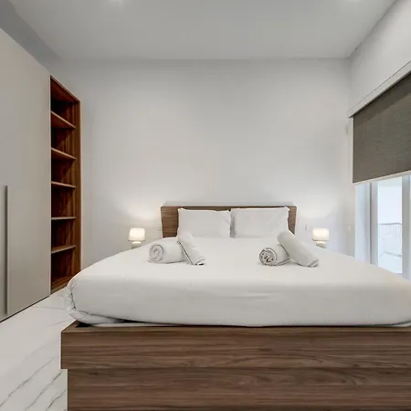 Stylish 1br With Sofabed & Backyard, By 360 Estates