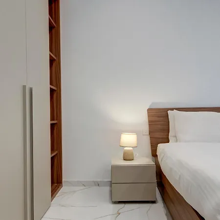Apartment Stylish 1br With Sofabed & Backyard, By 360 Estates