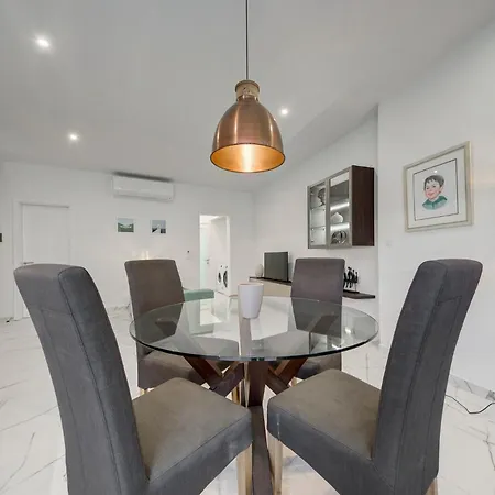 Stylish 1br With Sofabed & Backyard, By 360 Estates Attard