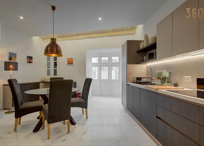 Stylish 1br With Sofabed & Backyard, By 360 Estates